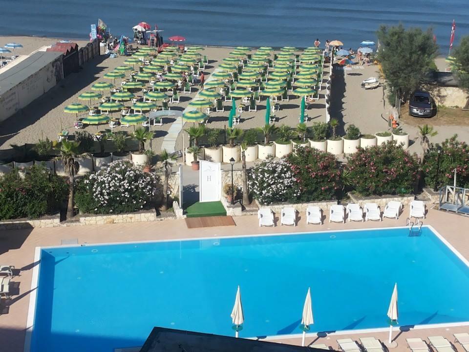 Hotel Club Sabbiadoro Battipaglia Εξωτερικό φωτογραφία